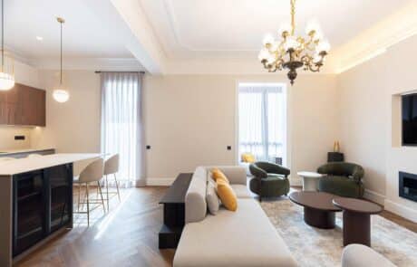 reforma-integral-de-vivienda-salon-y-cocina-proyecto-muntaner-en-barcelona-aie-rehabilita